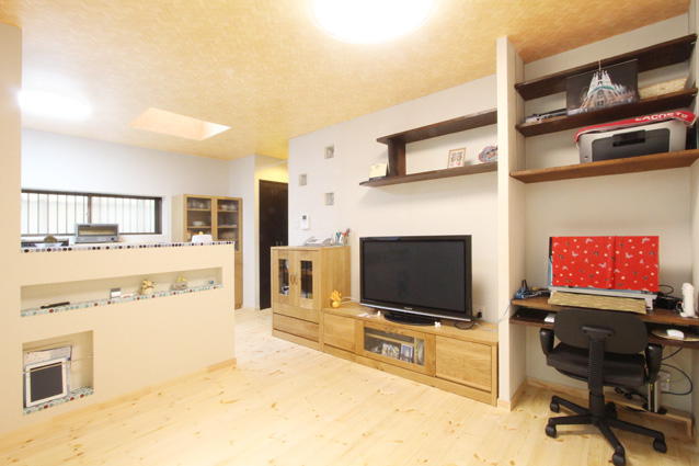 和の要素を取り入れた、遊び心あふれるナチュラルな家